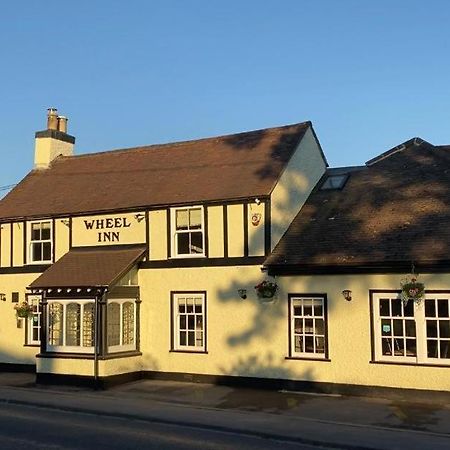 The New Wheel Inn Лимингтън Екстериор снимка