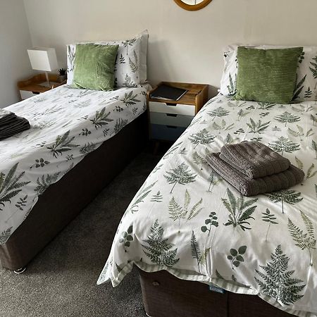 The New Wheel Inn Лимингтън Екстериор снимка