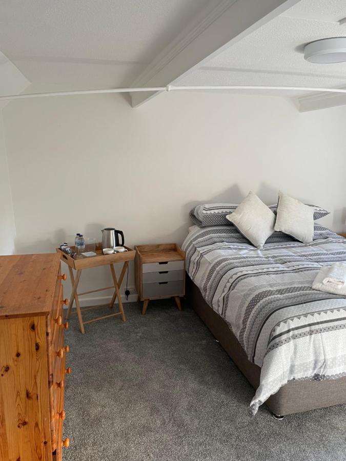 The New Wheel Inn Лимингтън Екстериор снимка