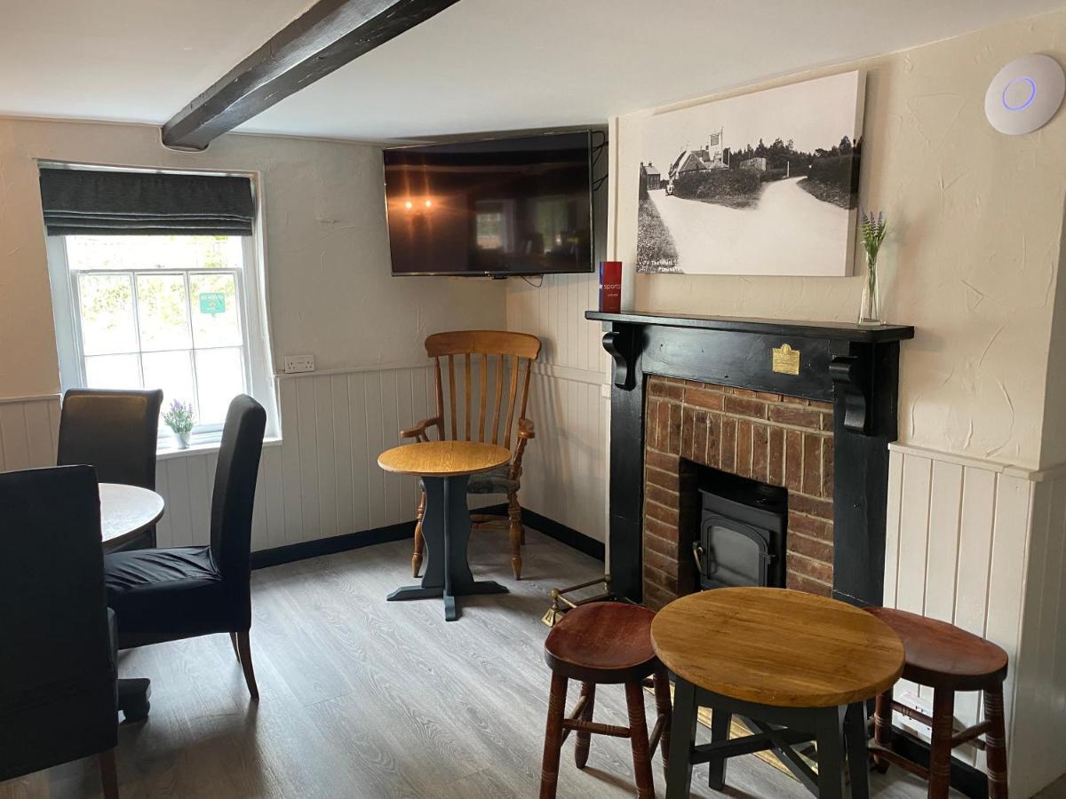 The New Wheel Inn Лимингтън Екстериор снимка