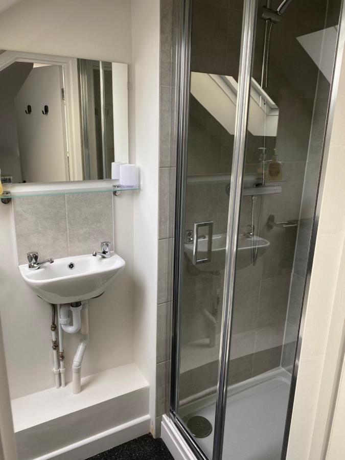 The New Wheel Inn Лимингтън Екстериор снимка